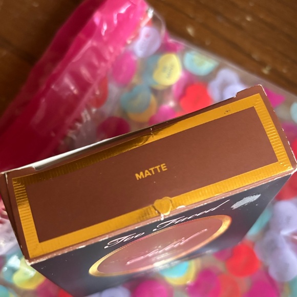 Too Faced Chocolate Soleil Longwear Matte Bronzer - Picture 4 of 4
